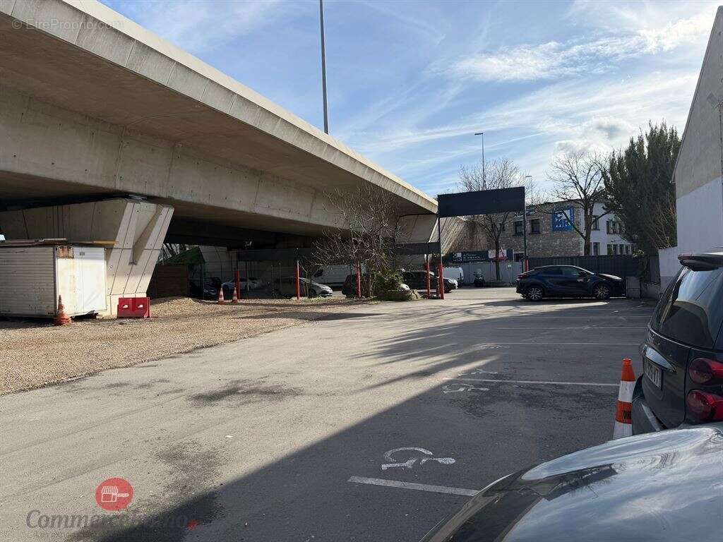 Commerce à LA COURNEUVE