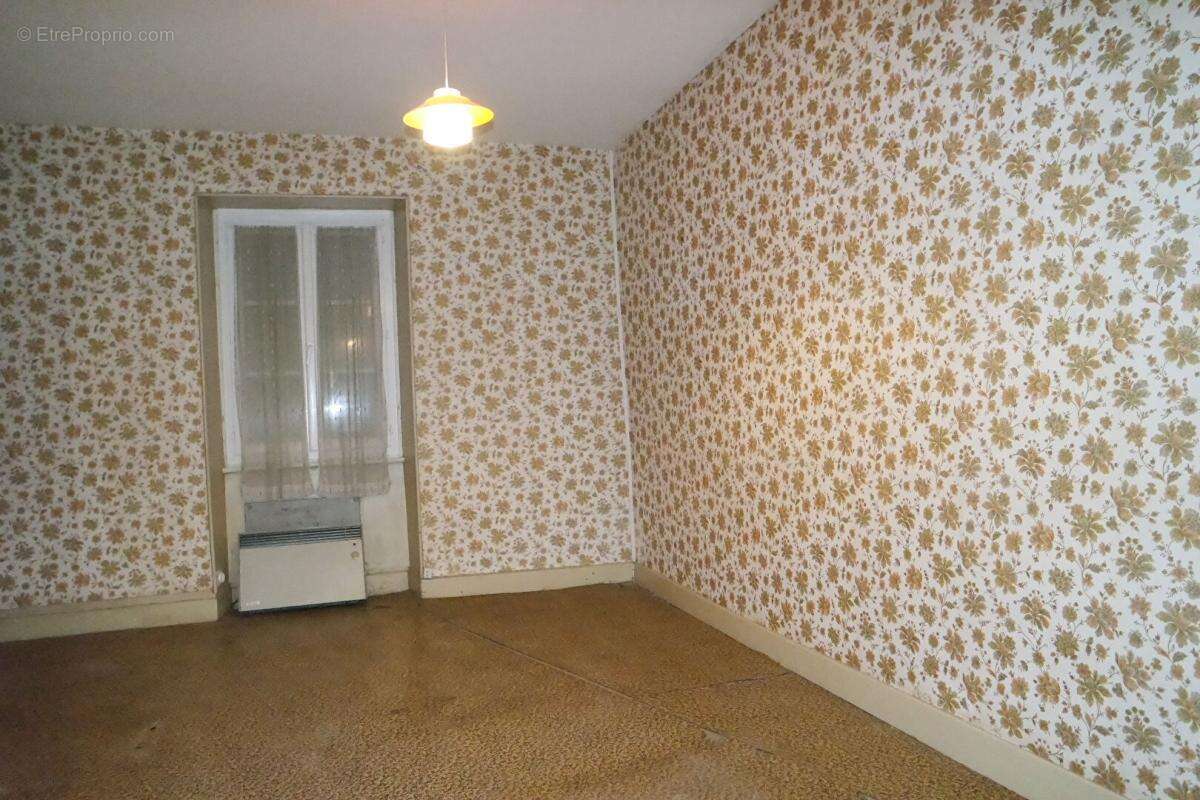 Sainte solange immeuble a renover de 140m² - photo 8