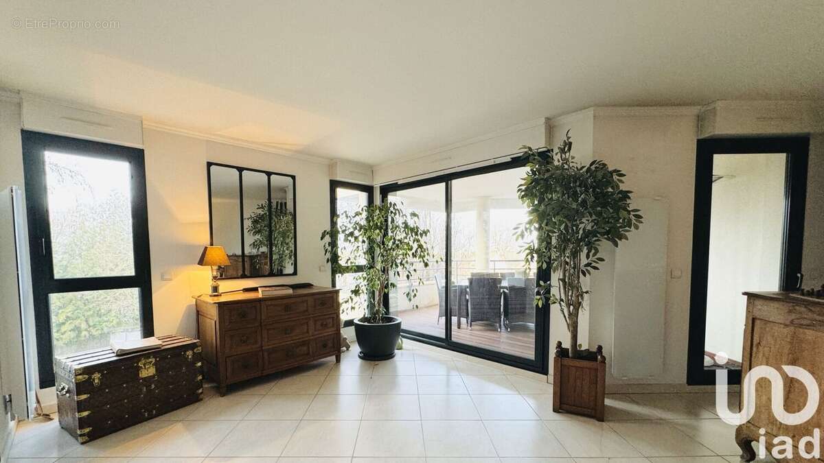 Appartement 144 m² à Saint-Cloud  - photo 2