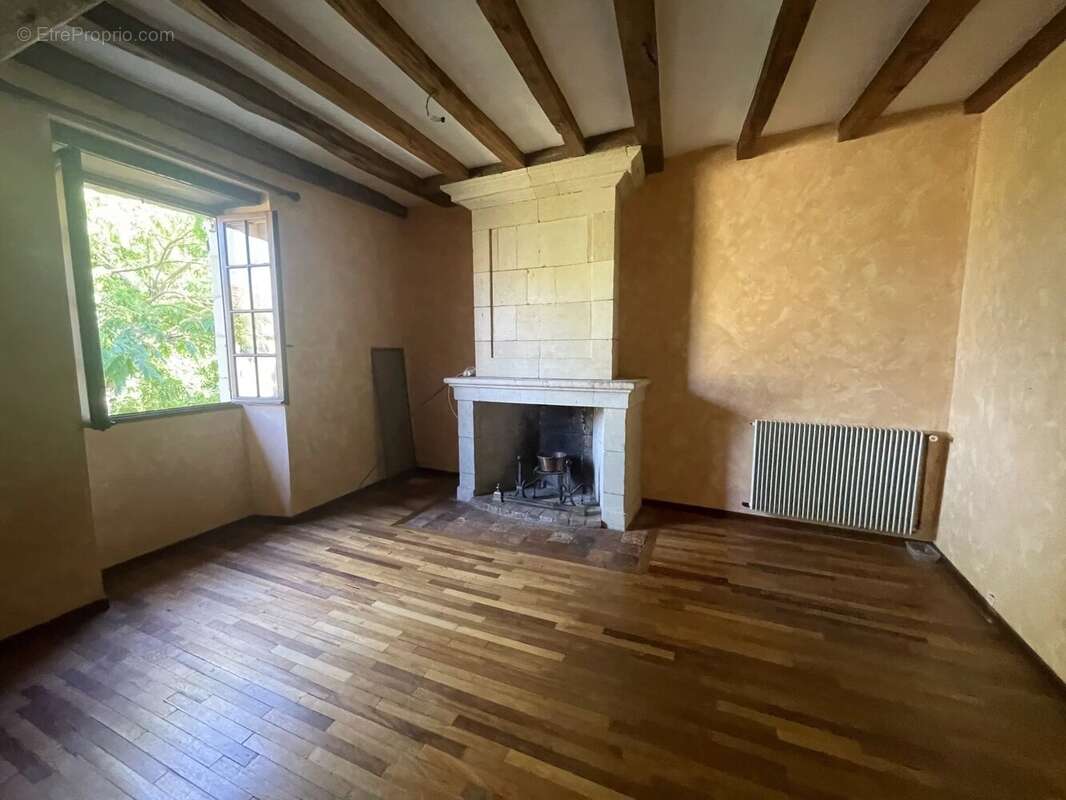 Maison à MONTREUIL-BELLAY