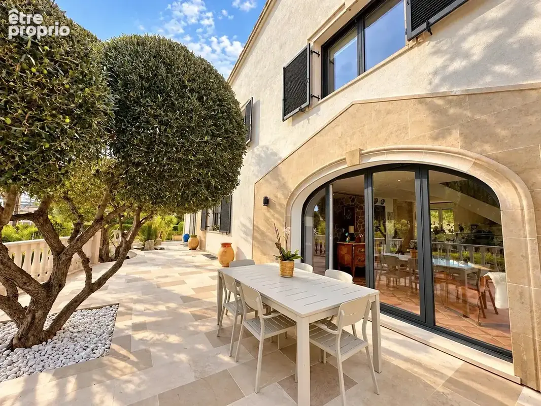 Mandelieu-la-napoule – minelle  villa de 326 m² avec piscine - photo 9