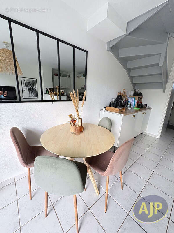 Maison à VILLENAVE-D'ORNON