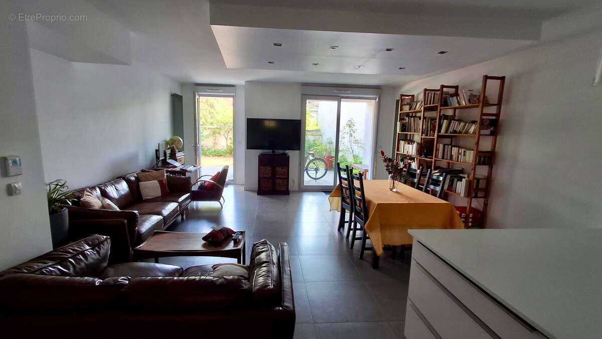 Appartement à vendre 3 pièces IVRY SUR SEINE (94) - photo 3