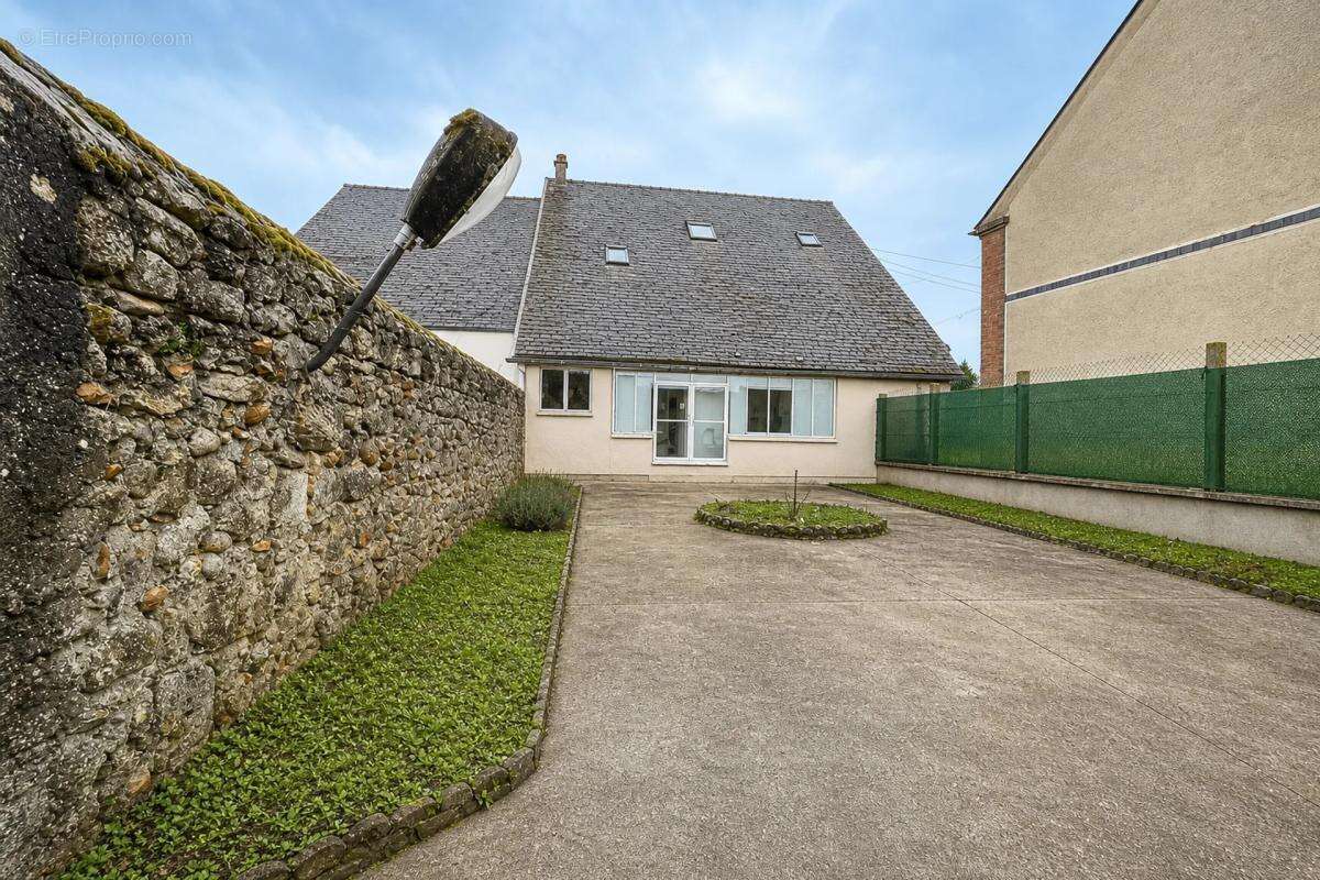 Maison à BRANSLES