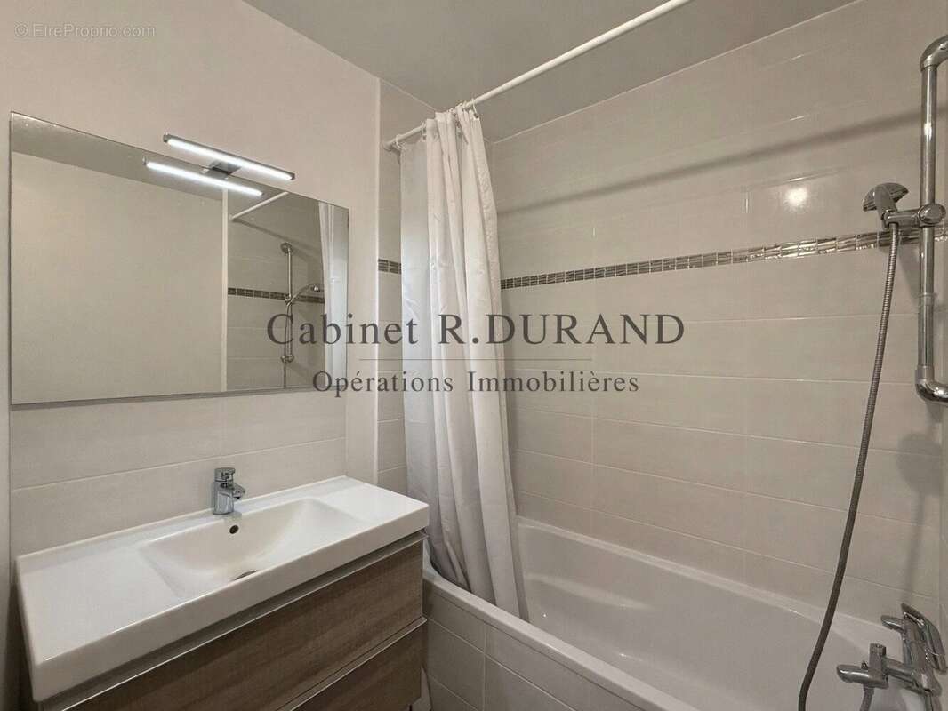 Appartement à LA GARENNE-COLOMBES