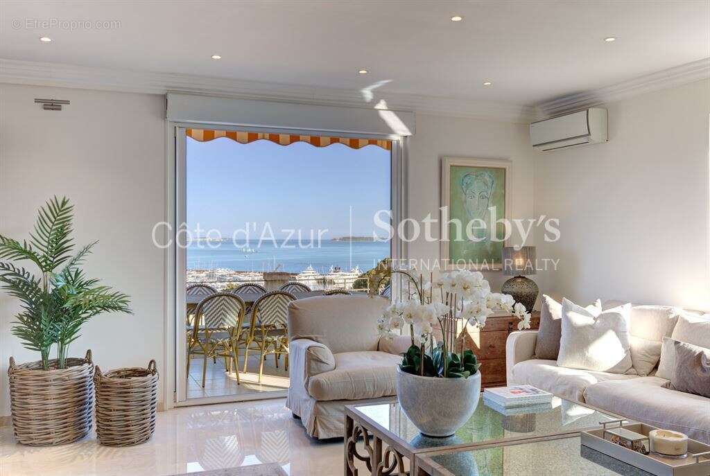 Appartement à MANDELIEU-LA-NAPOULE