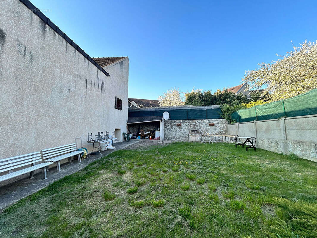 Appartement à FONTENAY-EN-PARISIS