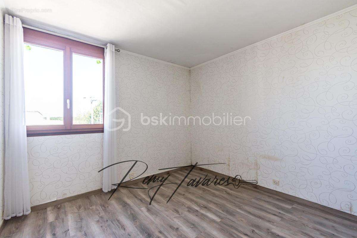 DARVAULT — Maison familiale de 95 m² avec jardin, garage et 4 chambres - photo 15
