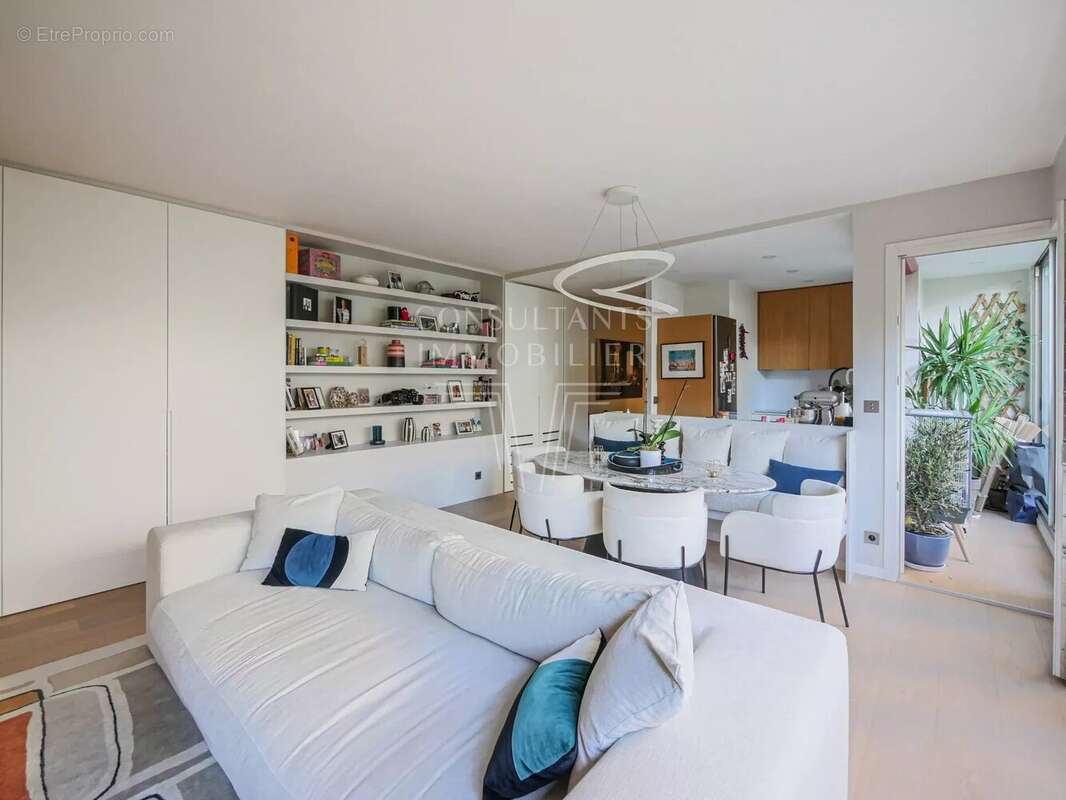 Appartement à NEUILLY-SUR-SEINE
