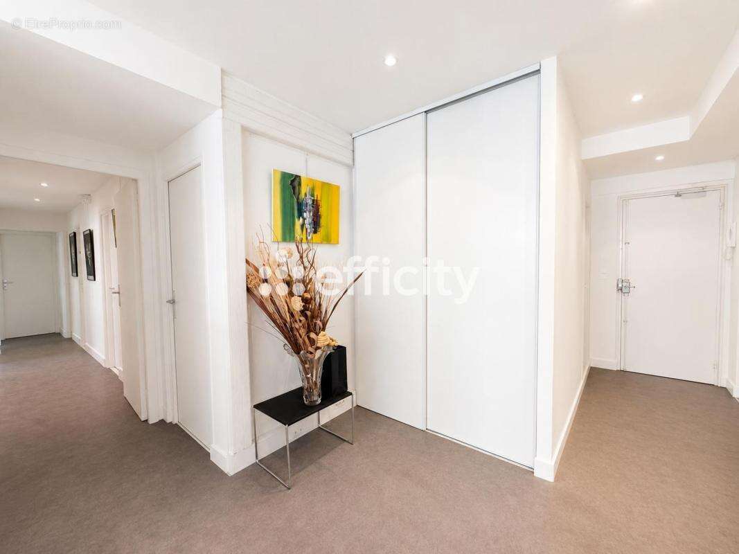 Locaux/Biens immobiliers - photo 7