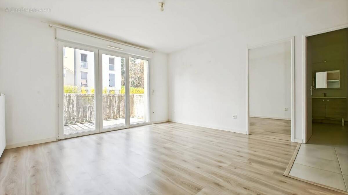 Appartement à BREUILLET