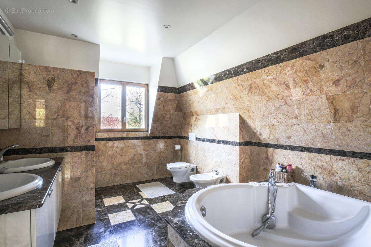 Maison à RUEIL-MALMAISON