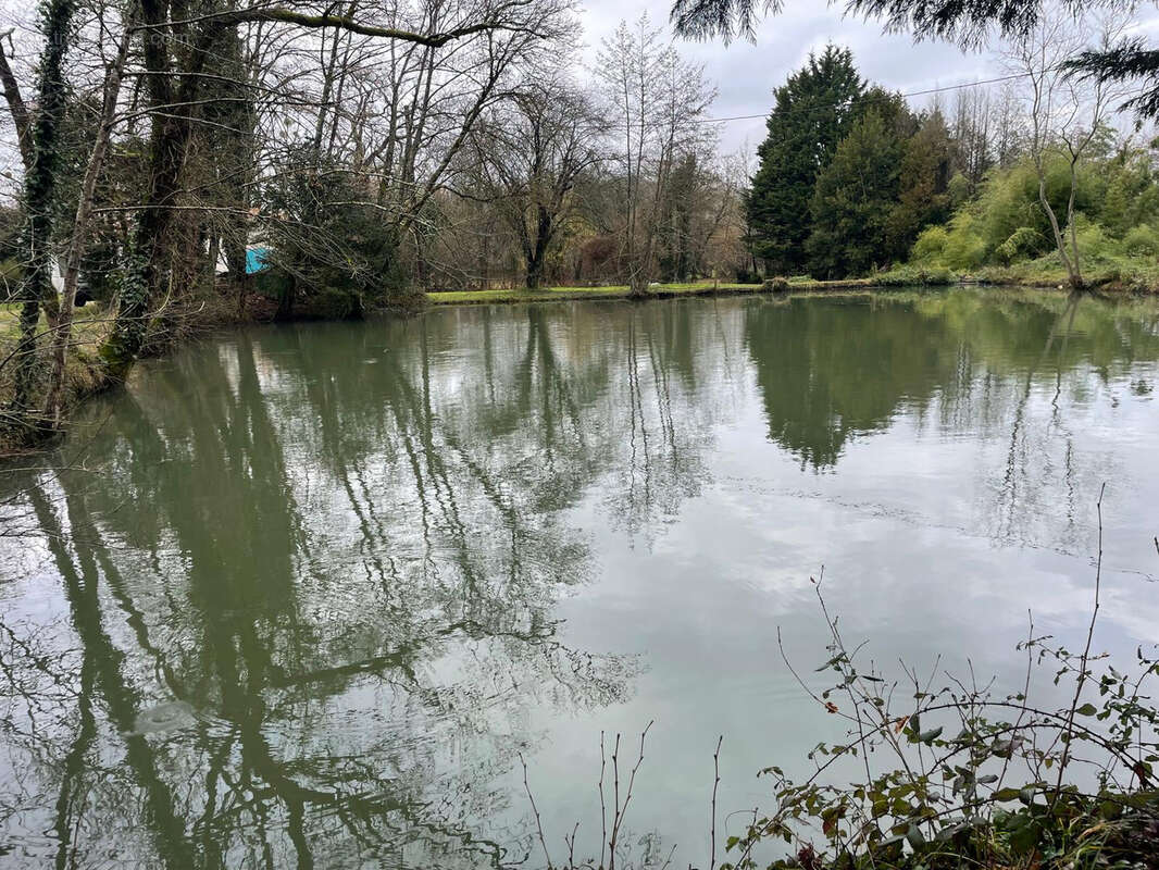 Maison à BARBEZIEUX-SAINT-HILAIRE