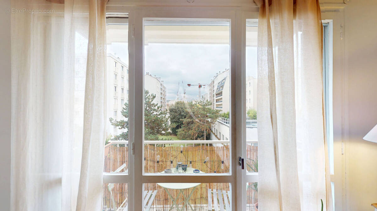 Appartement à CHARENTON-LE-PONT