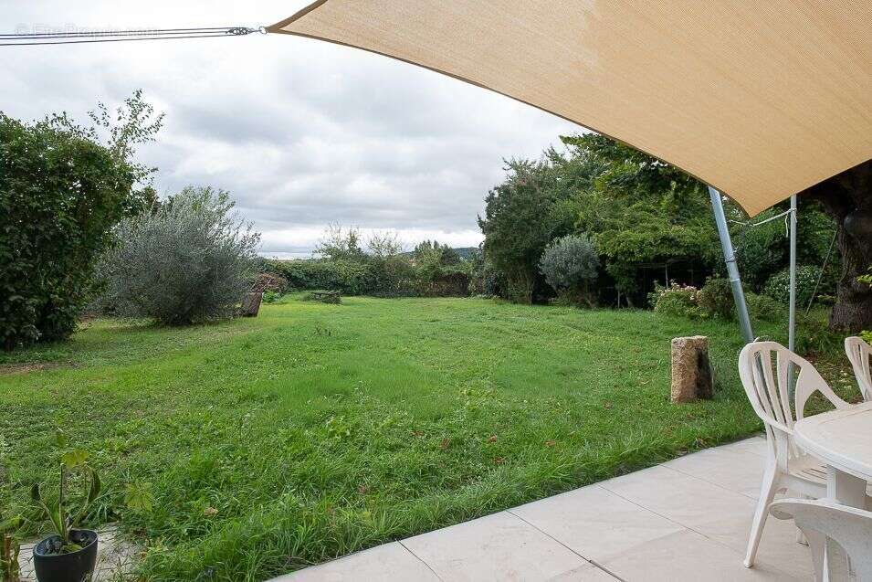 Maison à LIMAS