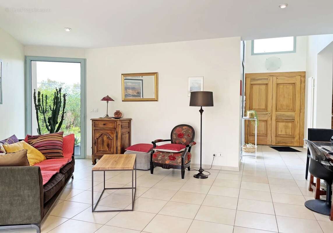 Maison à L'ISLE-SUR-LA-SORGUE