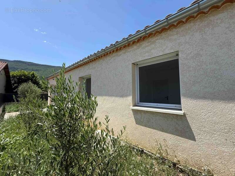 Maison de plain-pied récente – 81,5 m² – 3 chambres – Garage - Châteauneuf-de-Chabre (05) - photo 24