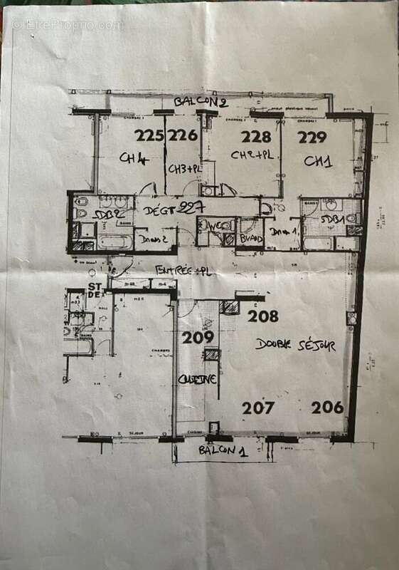 Appartement à PARIS-14E