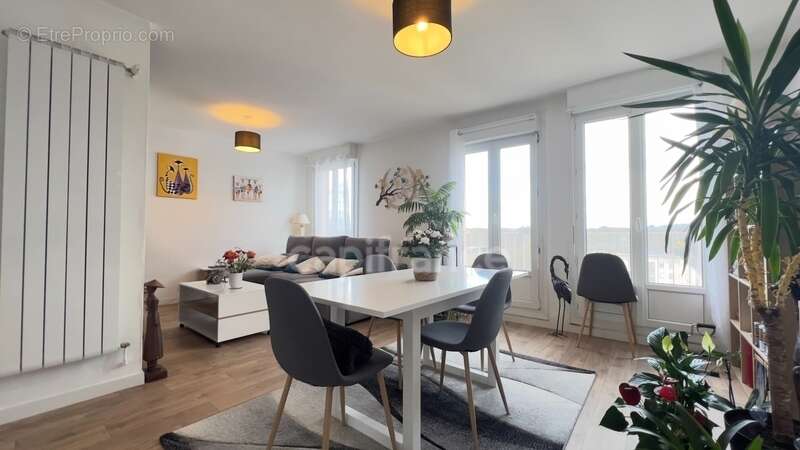 QUIMPER-Sud, rue du Léon (Quartier Prat-Maria), appartement de type T5 modifié en T4 de plus de 83 m² habitable, situé au 7ème é - photo 2