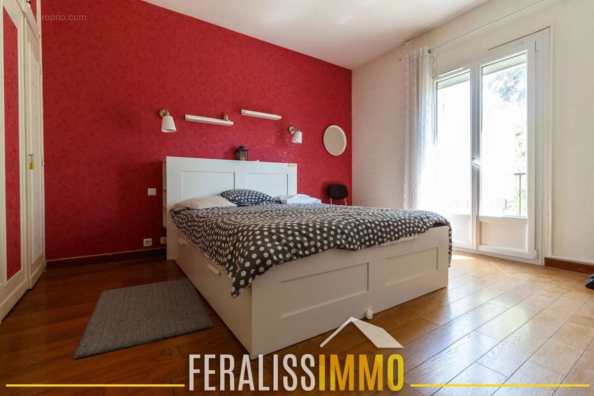 Maison familiale de 220 m2 avec sous-sol total et double gar - photo 13