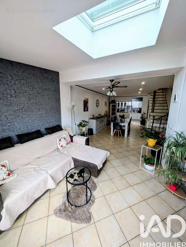 Maison 72 m² à Saint-Quentin  - photo 3