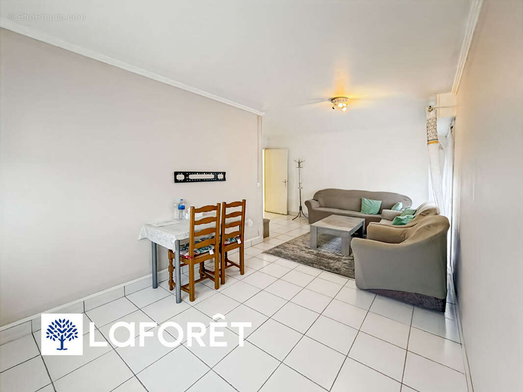 Appartement à GRIGNY