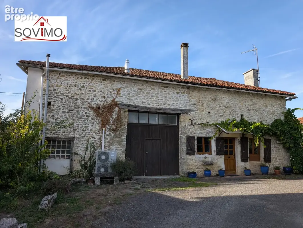 Photo Maison à Saint-Laurent-De-Ceris au prix de 199 800€