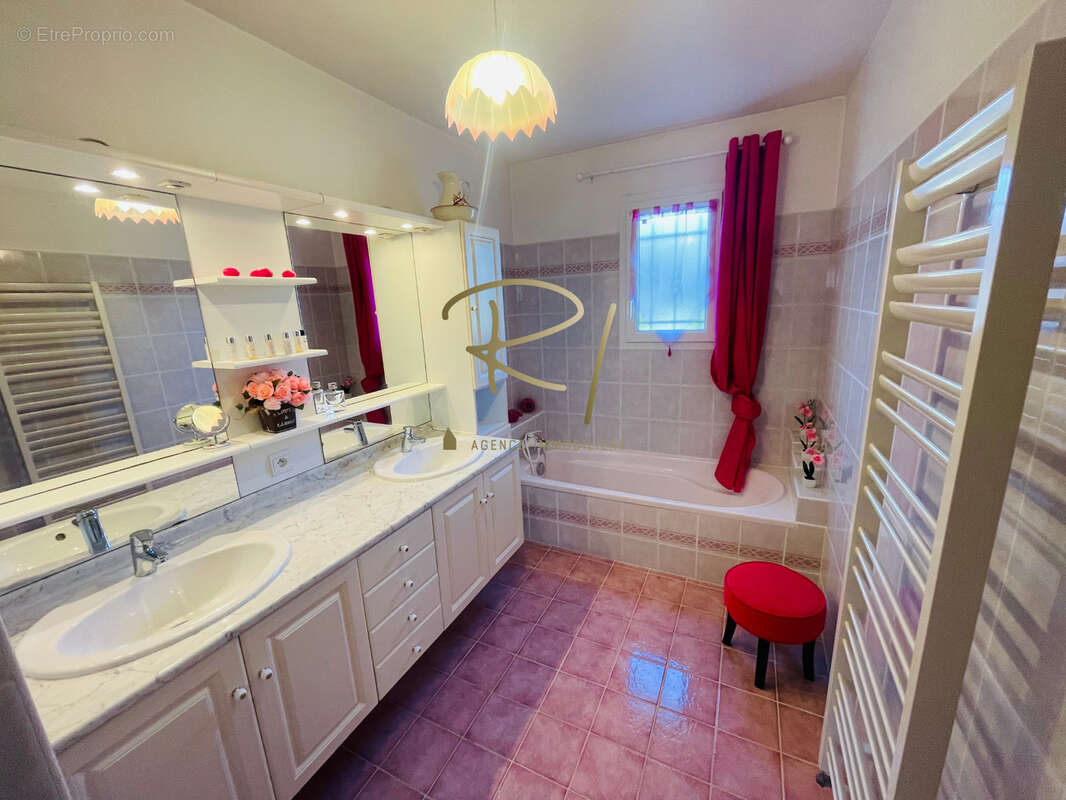 Maison à SAINT-SERNIN