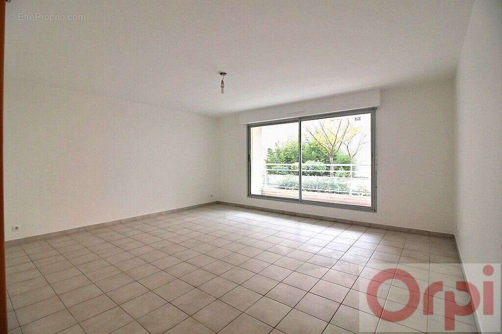 Appartement à MARSEILLE-1E