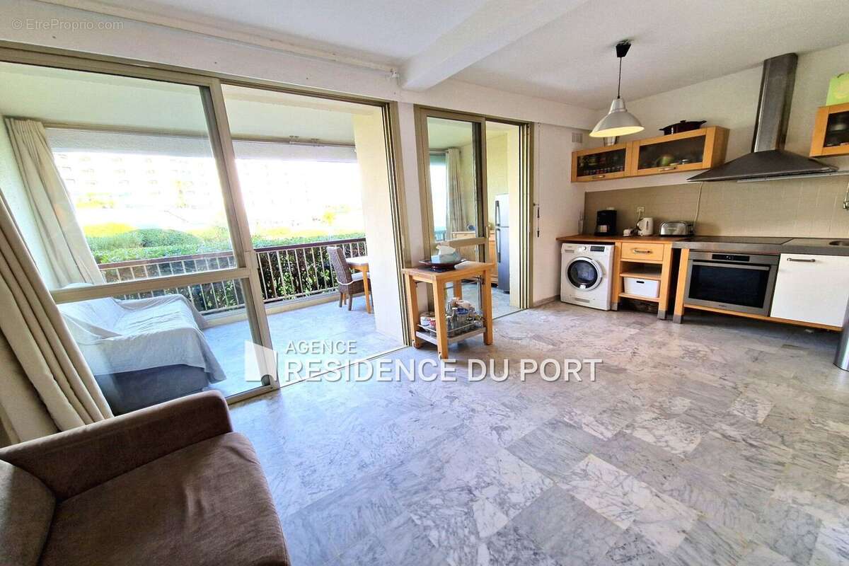 Appartement à MANDELIEU-LA-NAPOULE