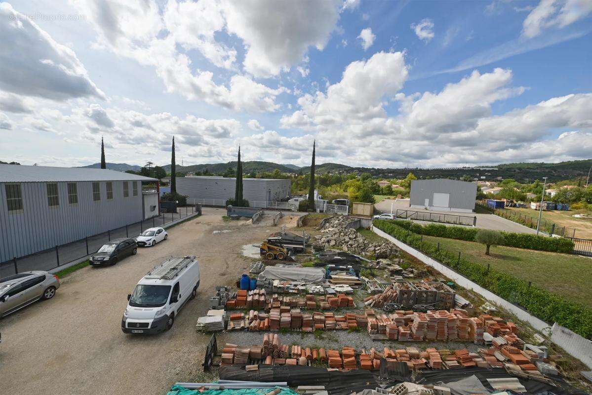 Maison à SAINT-JULIEN-LES-ROSIERS