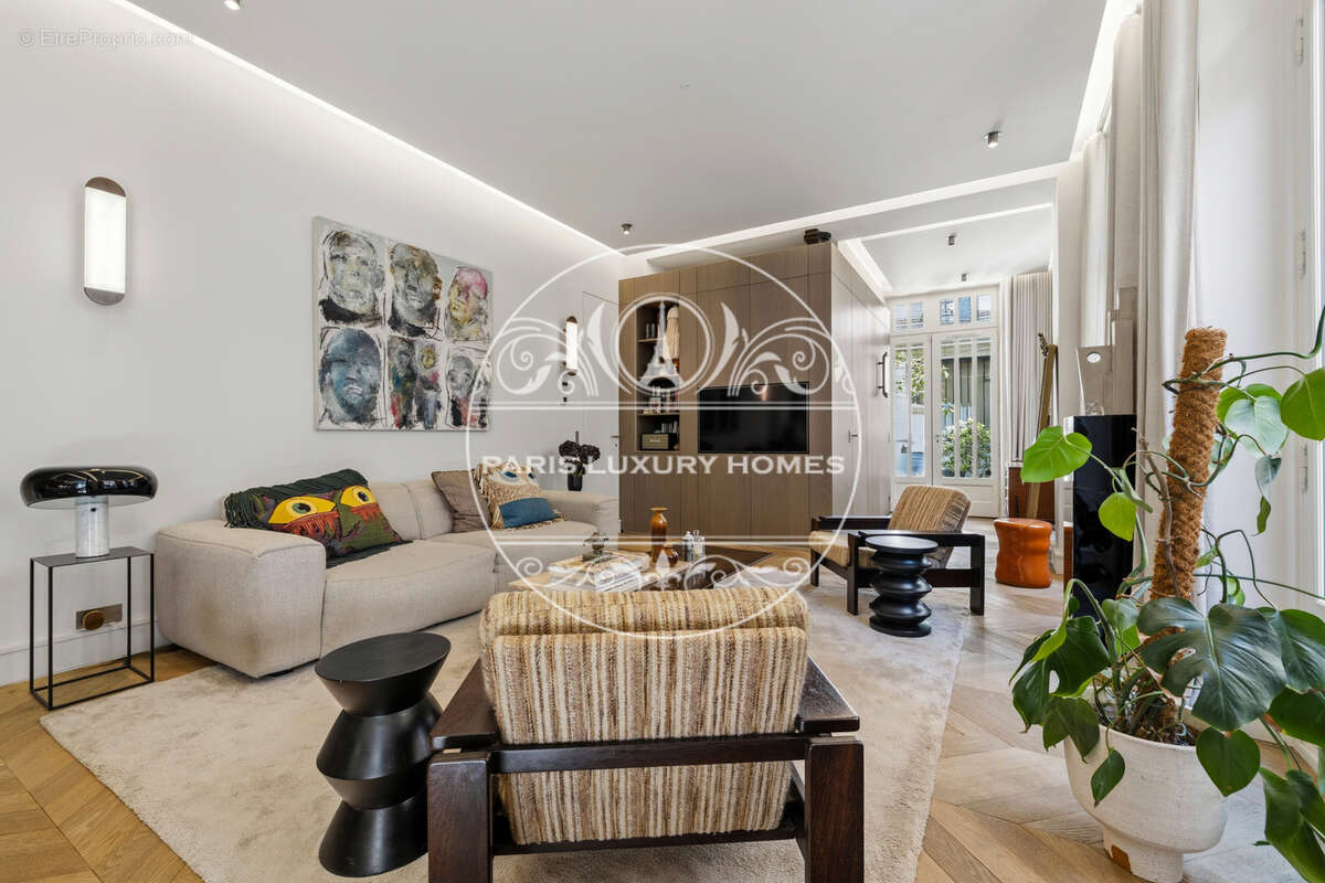Appartement à PARIS-11E