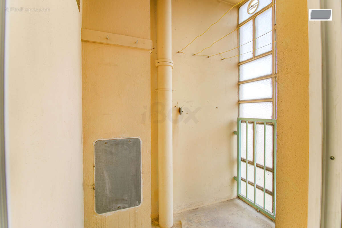 Toulon mourillon - port marchand - appartement 3 pieces - 2 chambres - balcon - photo 12