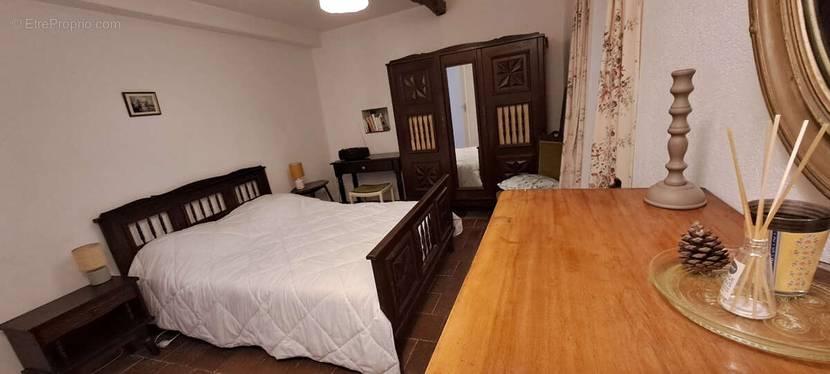 Maison à PEGAIROLLES-DE-L'ESCALETTE