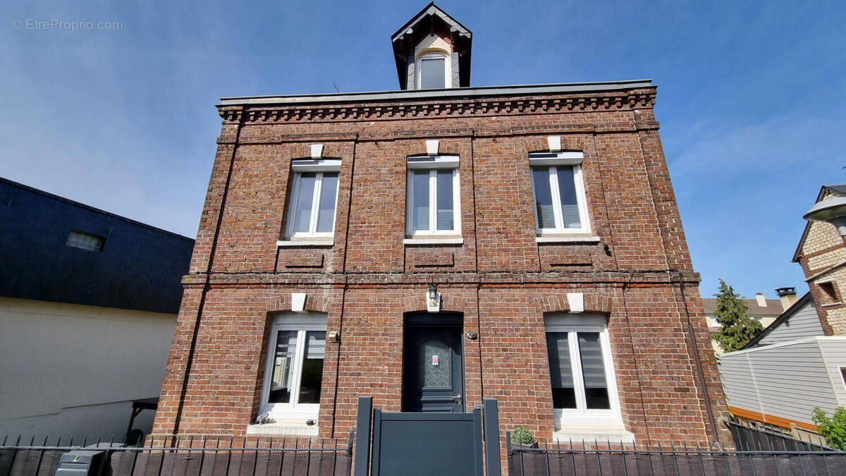 Maison à PETIT-COURONNE