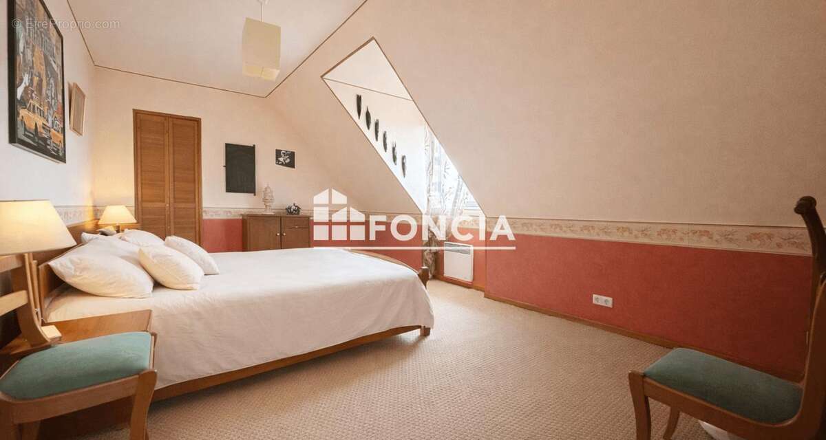 Maison à EQUEMAUVILLE