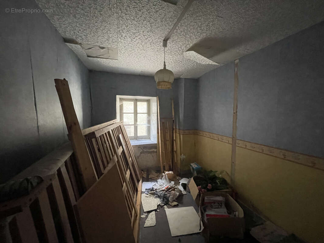 Maison à LAQUEUILLE