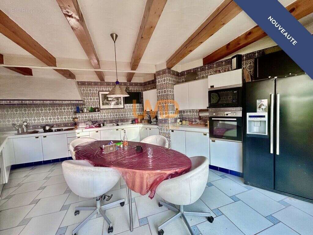 Maison à VESTRIC-ET-CANDIAC