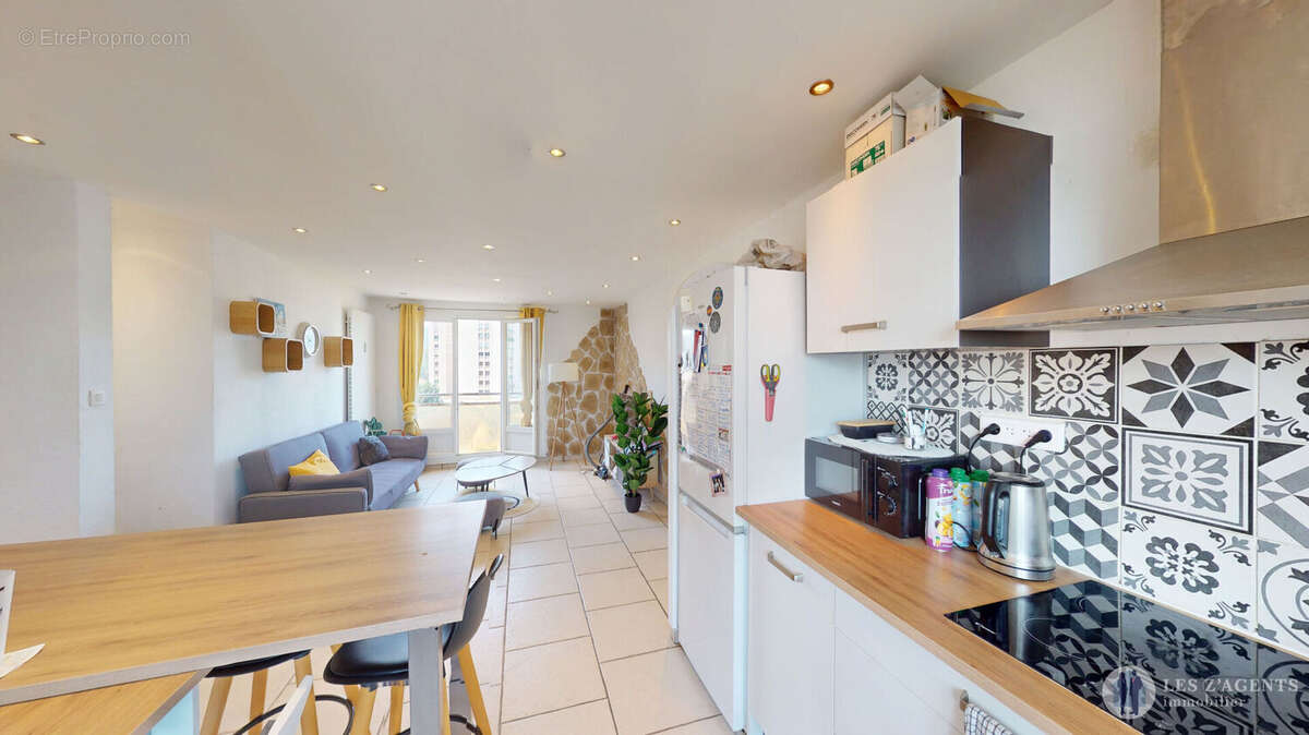 Appartement à SAINT-MARTIN-D'HERES