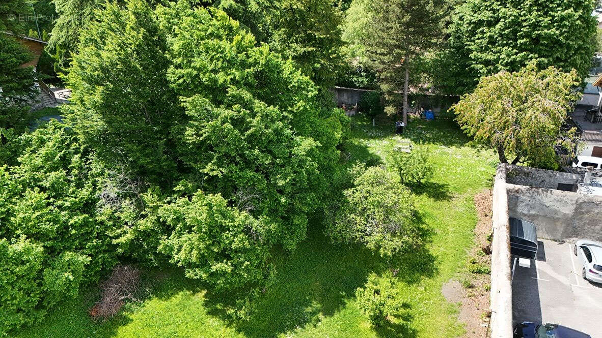 Terrain à SAINT-JEAN-DE-MAURIENNE