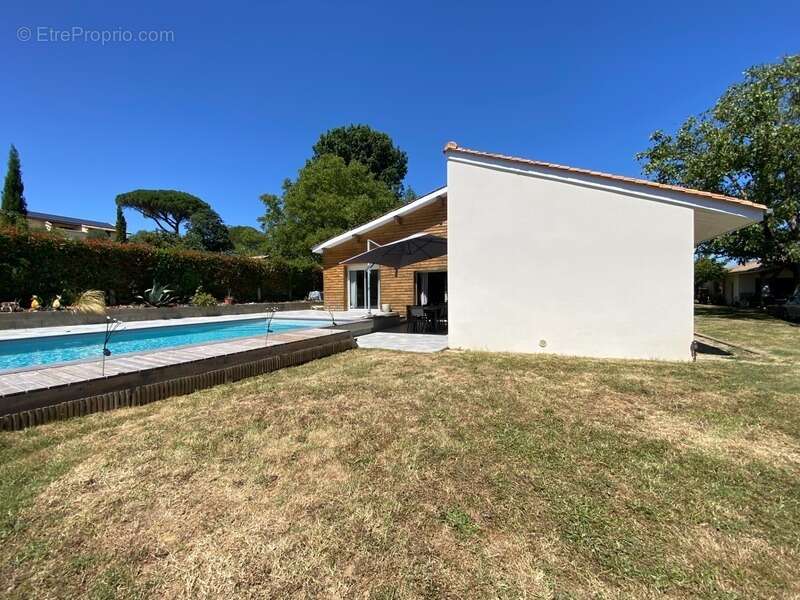 Maison à ESCOUSSANS