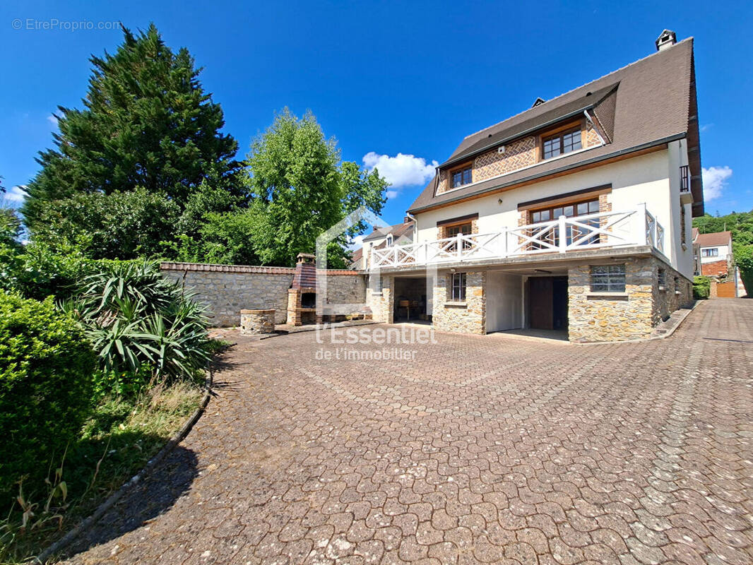 Maison à VAUX-SUR-SEINE
