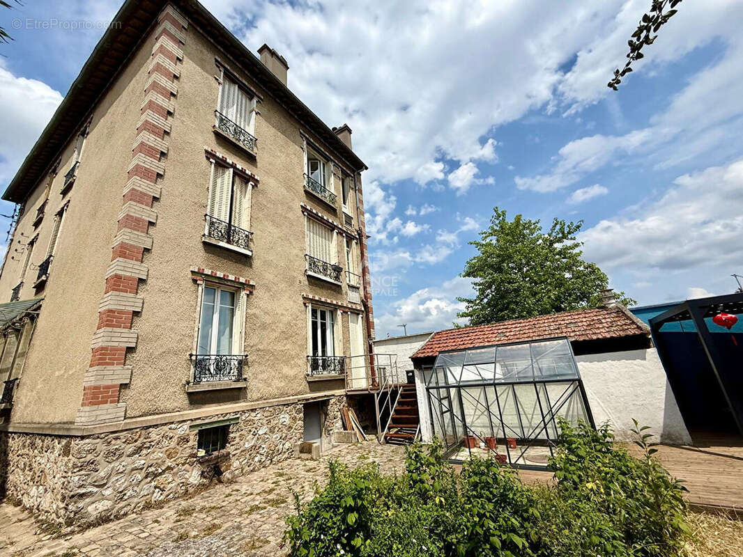 Appartement à HOUILLES