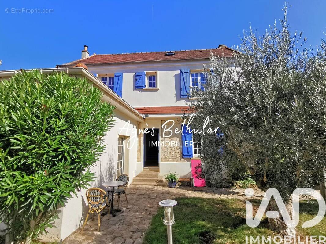 Photo 1 - Maison à SAULX-LES-CHARTREUX