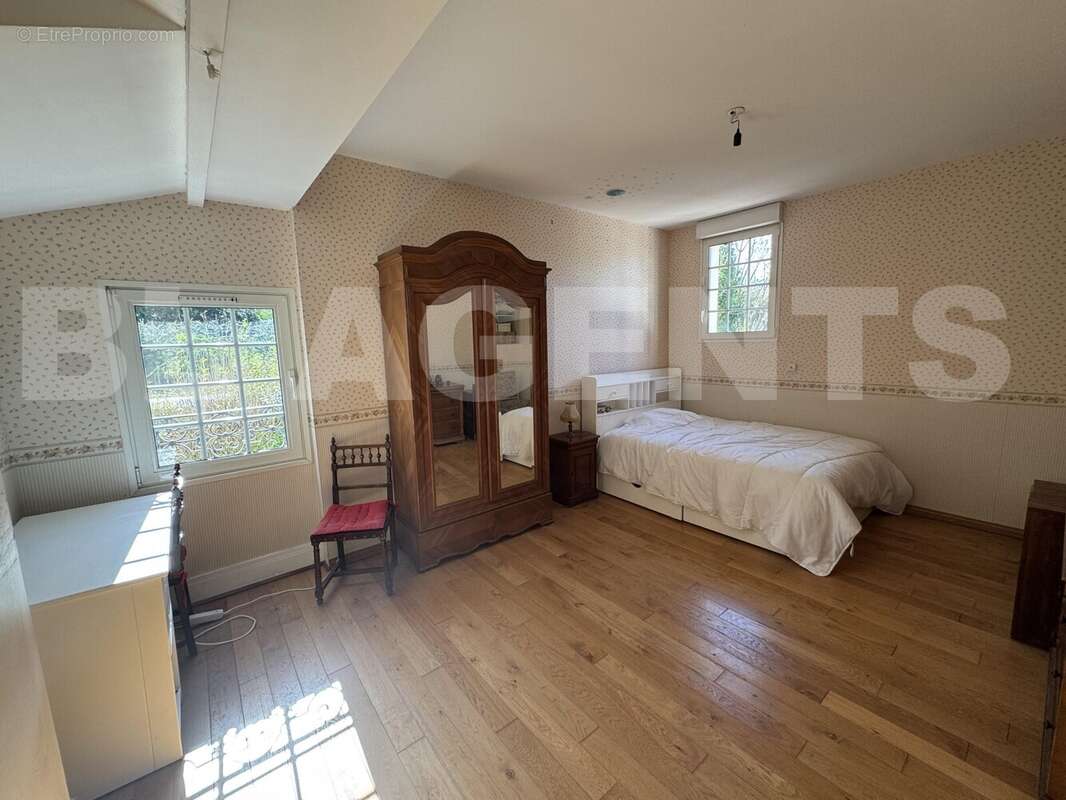 IMG_7819 - Maison à SAINT-JEAN-LES-DEUX-JUMEAUX