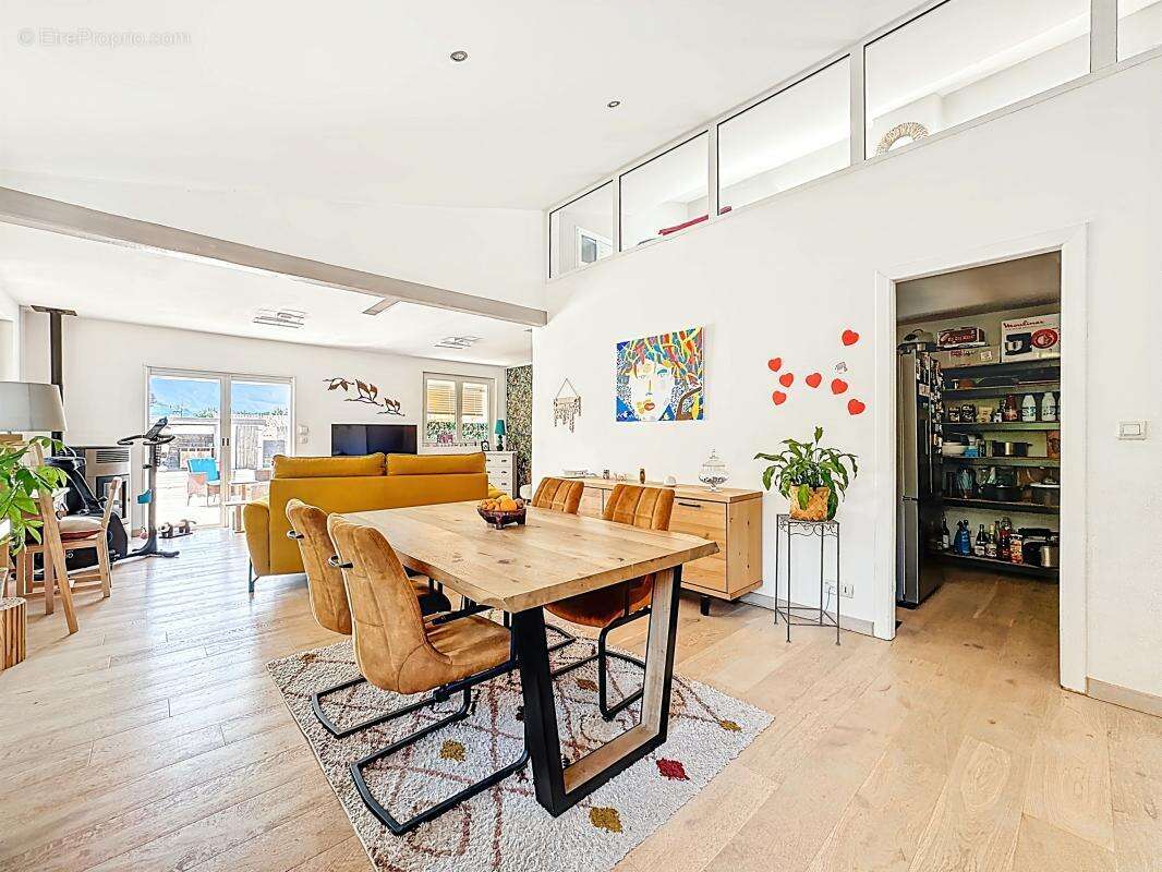 Maison à ROQUEBRUNE-SUR-ARGENS