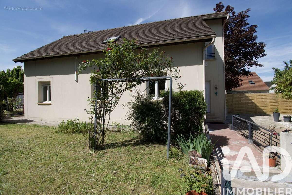 Photo 3 - Maison à SAINT-GERMAIN-LES-ARPAJON