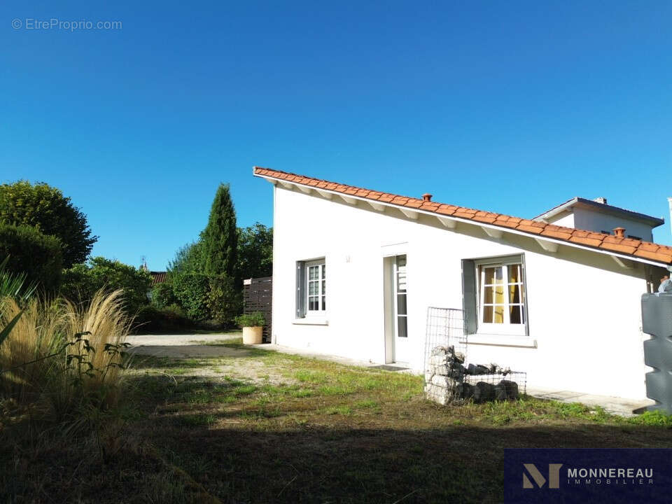 Maison à BARBEZIEUX-SAINT-HILAIRE