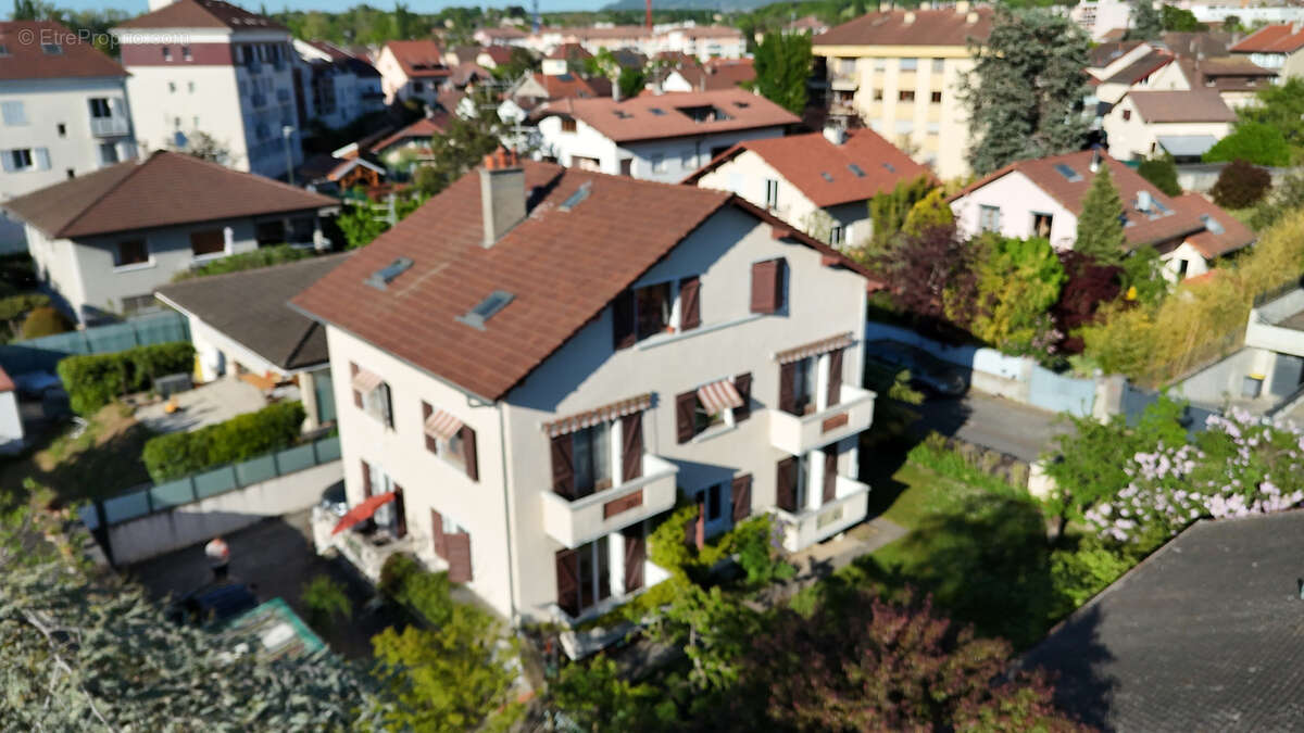 Appartement à VILLE-LA-GRAND