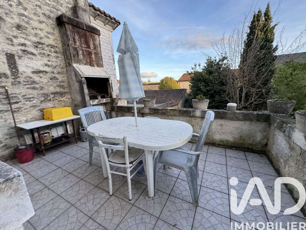 Appartement 126 m² à Cognac  - photo 4